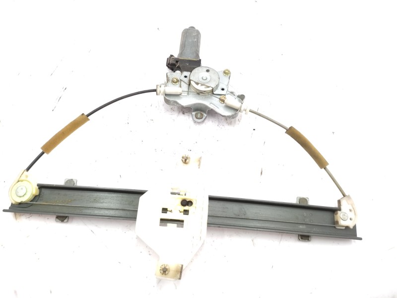 Elevalunas Trasero Derecho 7334021000  - Ssangyong Rodius 2.7 Turbodiesel Cat 2