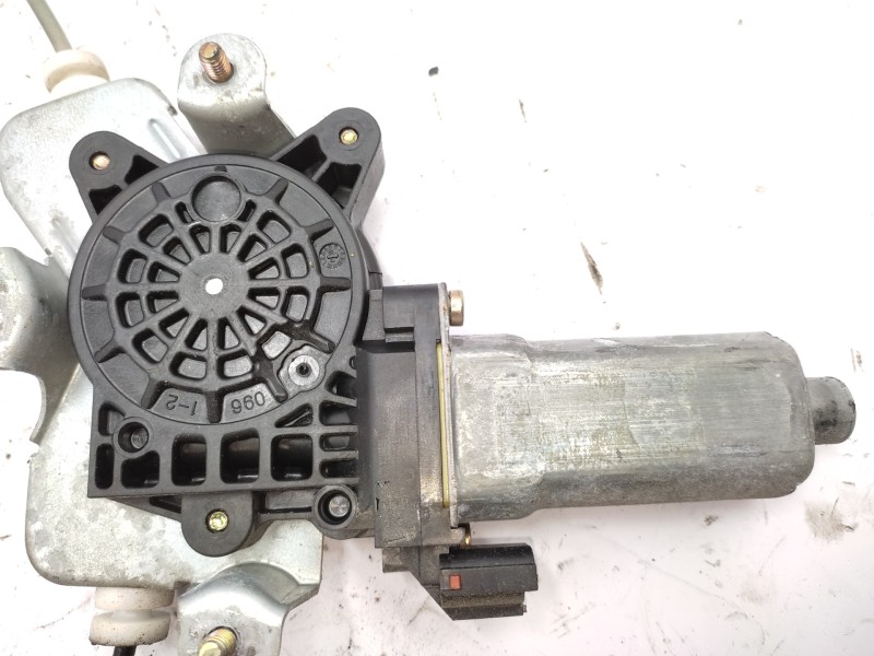 Elevalunas Trasero Derecho 7334021000  - Ssangyong Rodius 2.7 Turbodiesel Cat 4