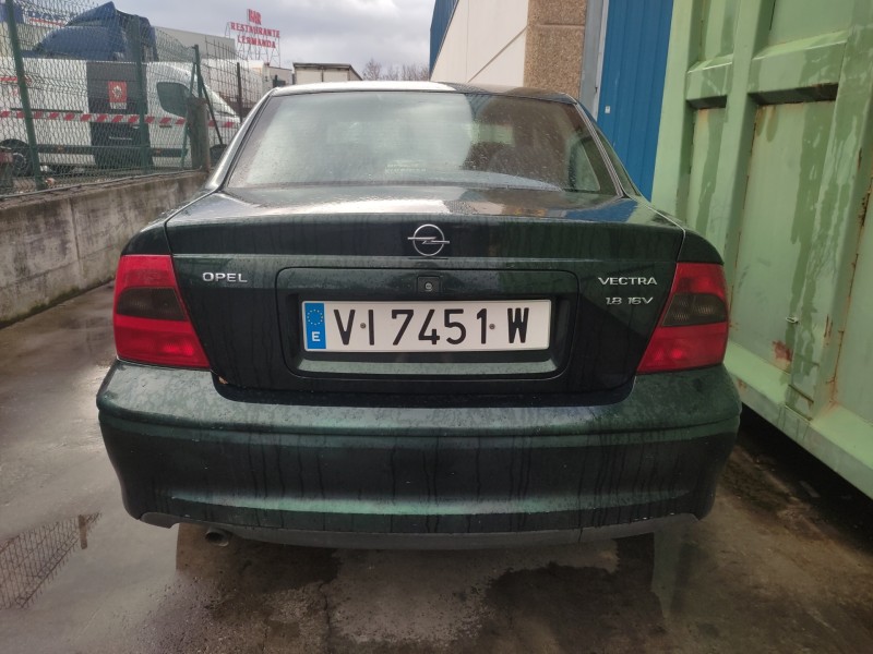 opel vectra b berlina del año 1999