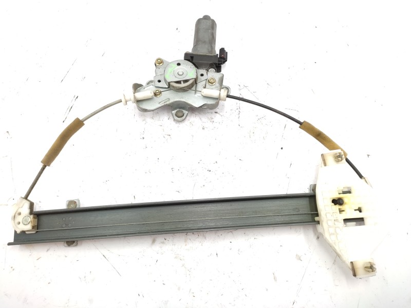 Elevalunas Trasero Izquierdo 7333021000  - Ssangyong Rodius 2.7 Turbodiesel Cat 4