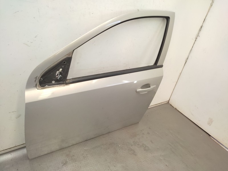 Recambio de puerta delantera izquierda para opel astra h station wagon (a04) 1.7 cdti (l35) referencia OEM IAM 13208421  