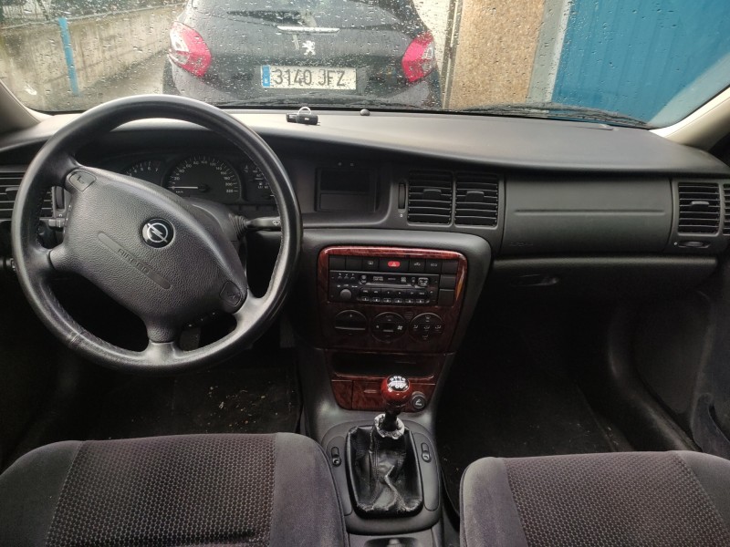 opel vectra b berlina del año 1999
