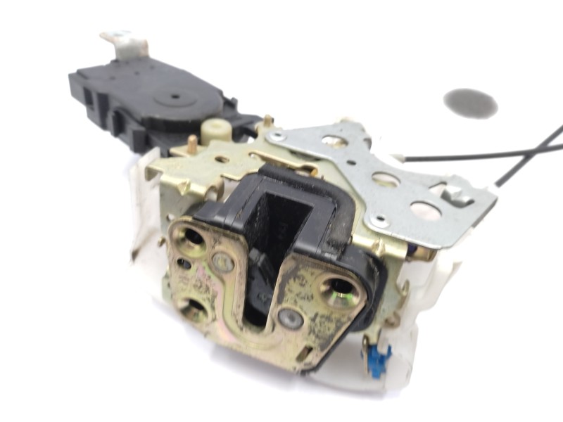 Recambio de cerradura puerta delantera derecha para subaru forester s11 (sg) 2.0 referencia OEM IAM 61031SA040  