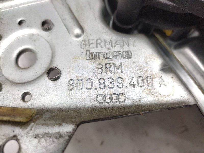 Elevalunas Trasero Derecho 8d0839400a  - Audi A4 Berlina (b5) 1.6 2