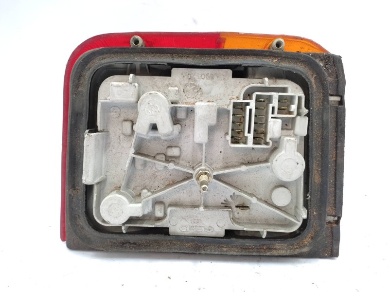 Piloto Trasero Izquierdo 635041  - Peugeot 205 Berlina Xad / Xad Multi 3