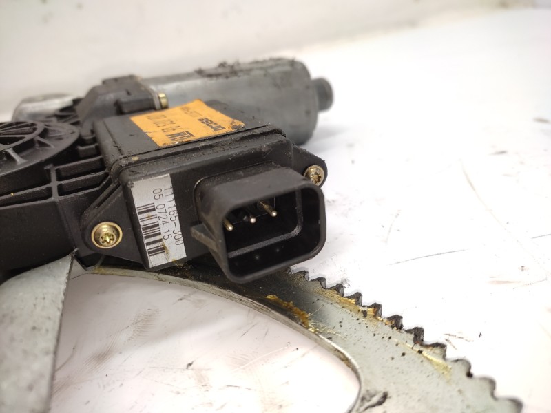Elevalunas Delantero Izquierdo 90520199 90520201 111167xxx 111165300  - Opel Tigra 1.4 16v 4