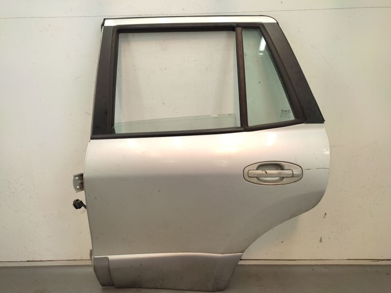 Recambio de puerta trasera izquierda para hyundai santa fé i (sm) 2.0 crdi referencia OEM IAM 7700326110  