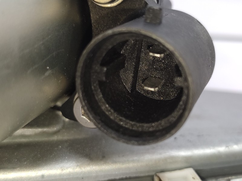 Elevalunas Delantero Izquierdo 8200603858  - Dacia Sandero Básico 3