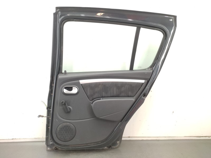 Puerta Trasera Derecha 821006948r  - Dacia Sandero Básico 5