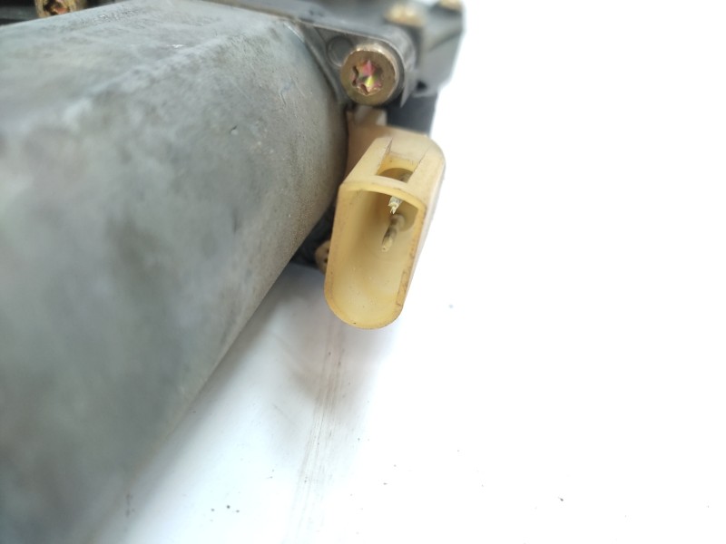 Elevalunas Delantero Derecho 0130821683  - Ford Fiesta Berlina (dx) 1.25 16v Cat 3