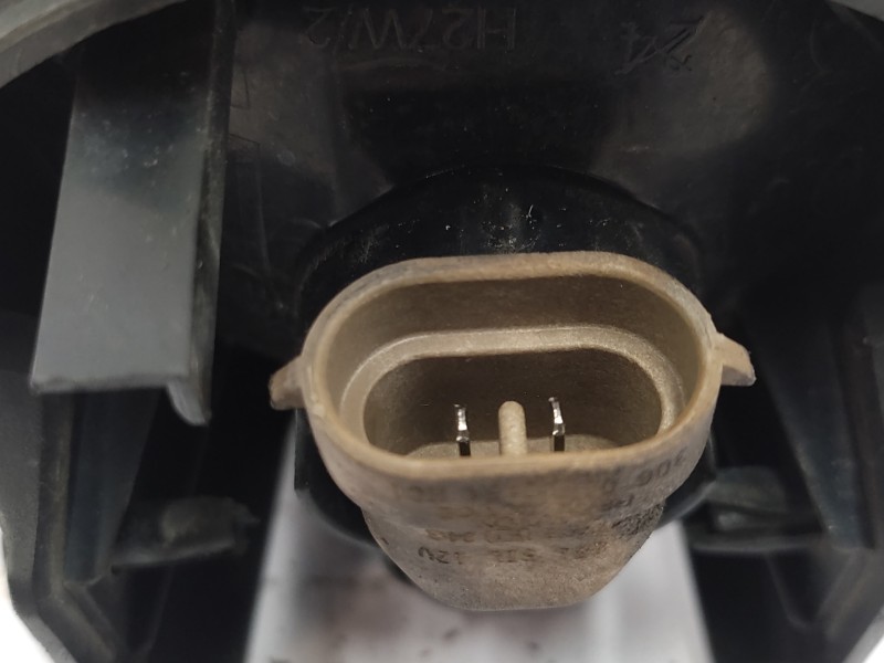 Faro Antiniebla Derecho 8320221001  - Ssangyong Rodius Xdi 3