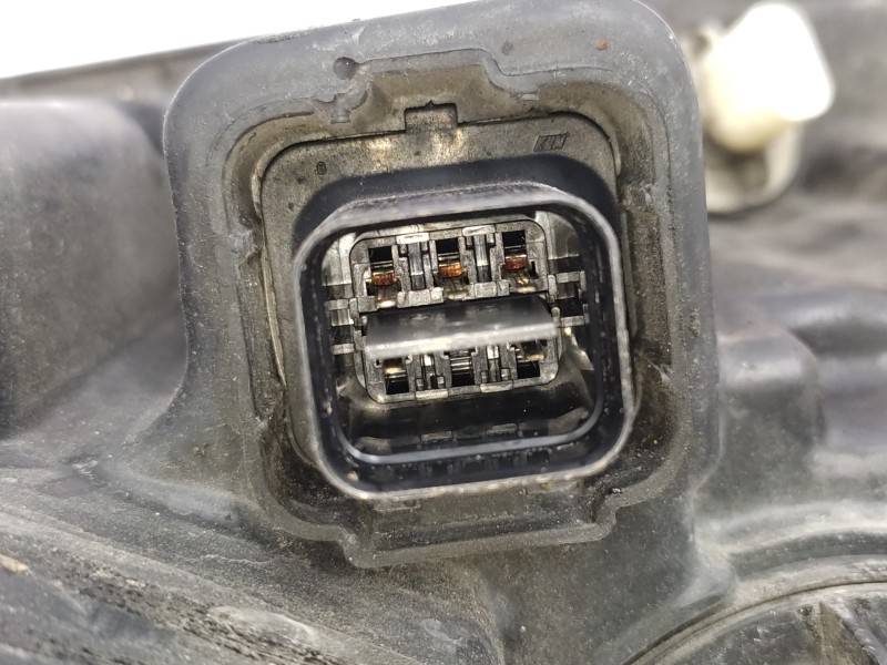 Faro Derecho 921023e010  - Kia Sorento 2.5 Crdi Cat 3