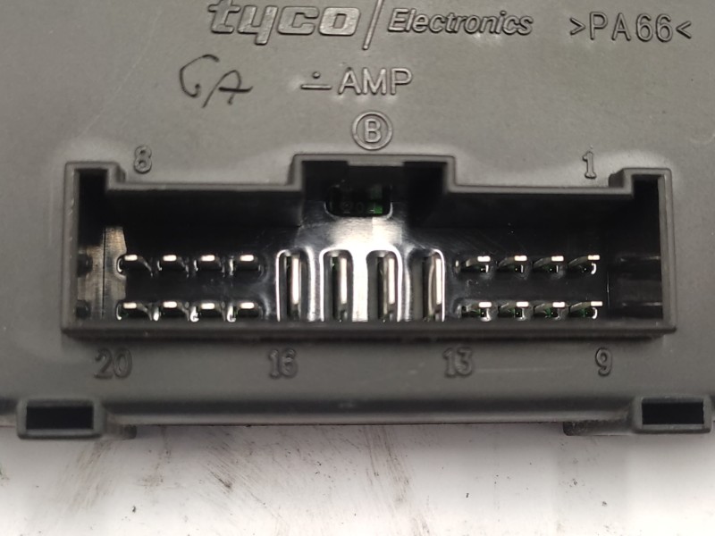 Modulo Electronico 8232021031  - Ssangyong Rodius Xdi 4