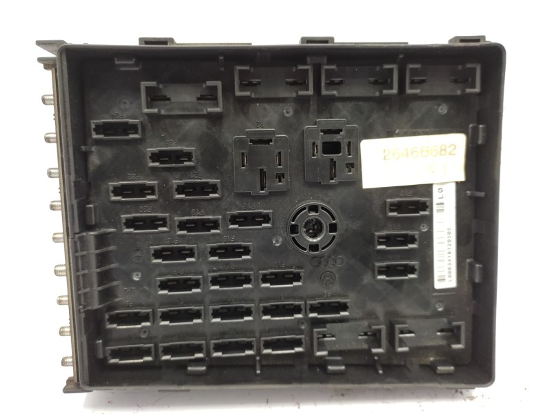 Caja Reles / Fusibles 3c0937125  - Volkswagen Passat Berlina (3c2) 2.0 Tdi 7