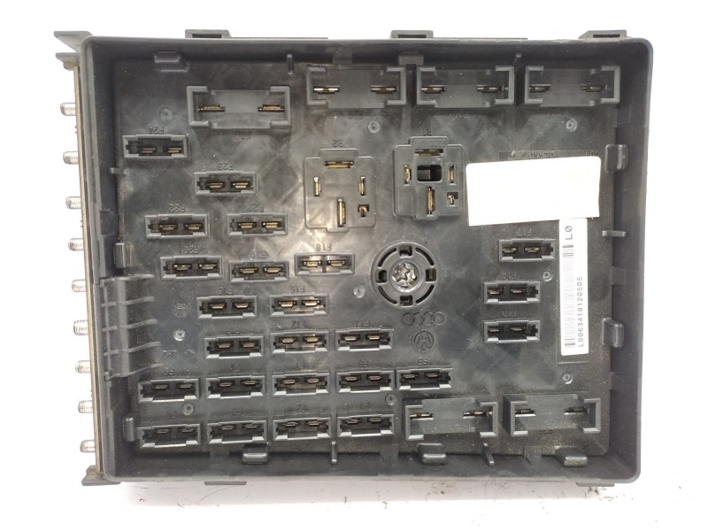 Caja Reles / Fusibles 3c0937125  - Volkswagen Passat Berlina (3c2) 2.0 Tdi 8