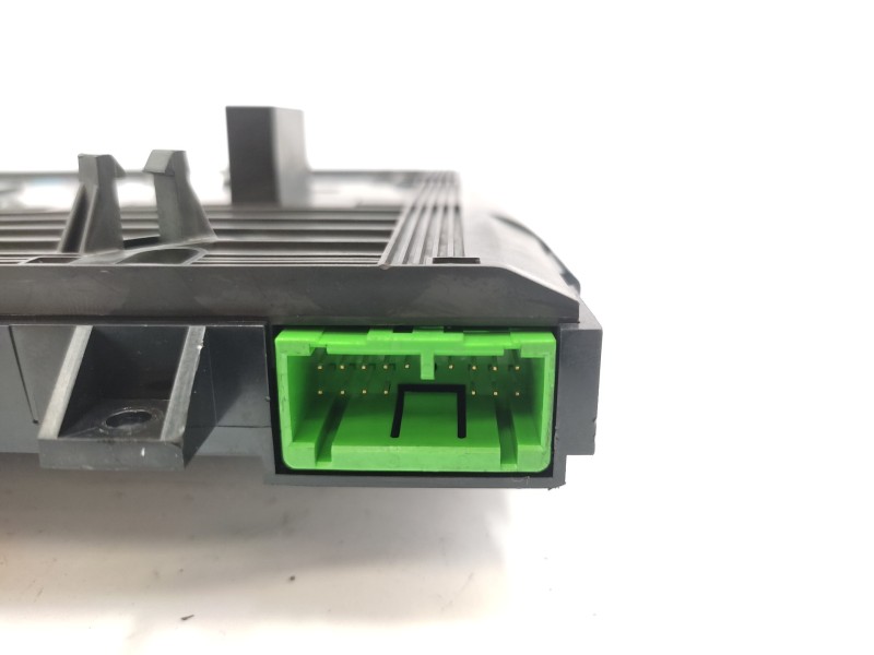 Mando Climatizador 30745819  - Volvo S80 Berlina 2.4 Diesel Cat 4