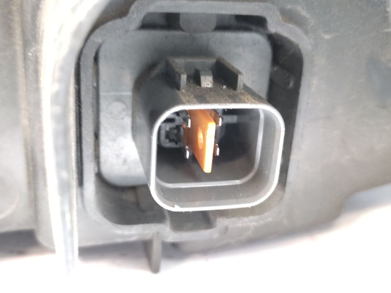 Faro Derecho 8310221305  - Ssangyong Rodius I 2.7 Xdi 4
