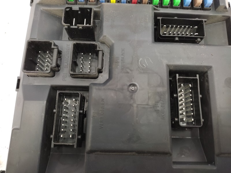 Caja Reles / Fusibles 9666952380  - Citroën C3 Picasso Exclusive 4