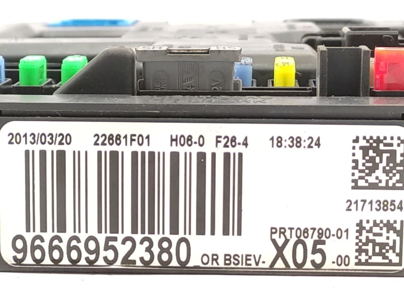 Caja Reles / Fusibles 9666952380  - Citroën C3 Picasso Exclusive 5