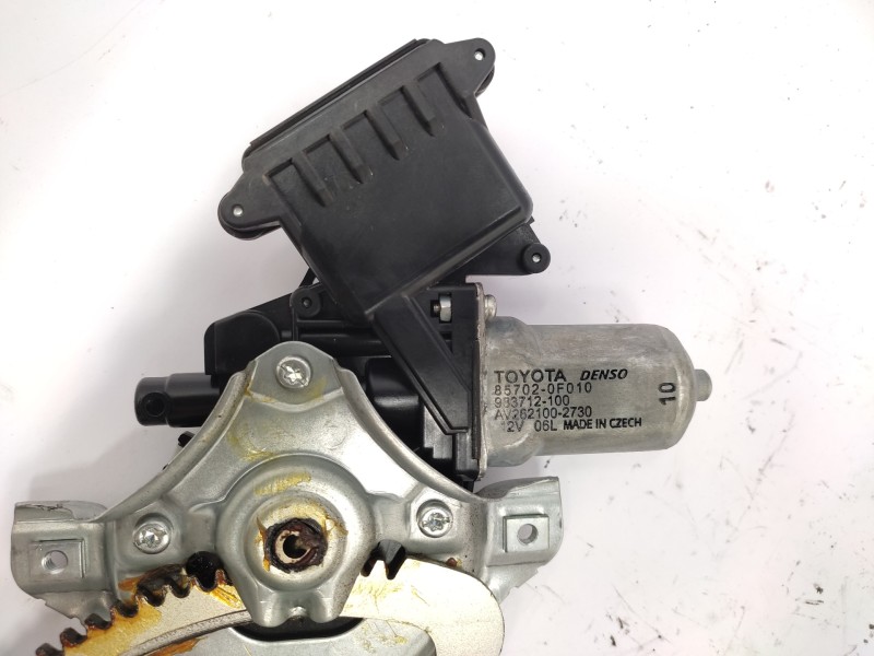 Elevalunas Delantero Izquierdo 698200d041 857020f010  - Toyota Yaris 1.4 Turbodiesel Cat 4