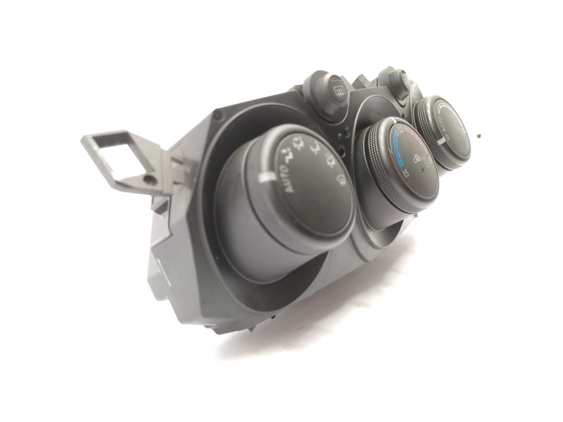 Mando Climatizador Df7361190c  - Mazda 2 Lim. (de) 1.3 16v Cat 6