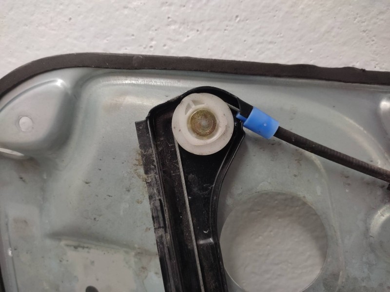 Recambio de elevalunas delantero derecho para skoda superb (3u4) 1.9 tdi referencia OEM IAM 3B4837756D12 3U1837752BJ BROSE