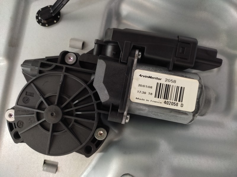 Elevalunas Trasero Derecho 834811h010  - Kia Cee'd Emotion 2