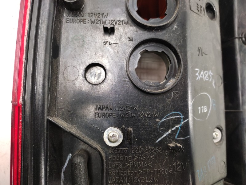Piloto Trasero Derecho Mr465608 22087262  - Mitsubishi Space Wagon (n80/n90) 2,4 Glx 4