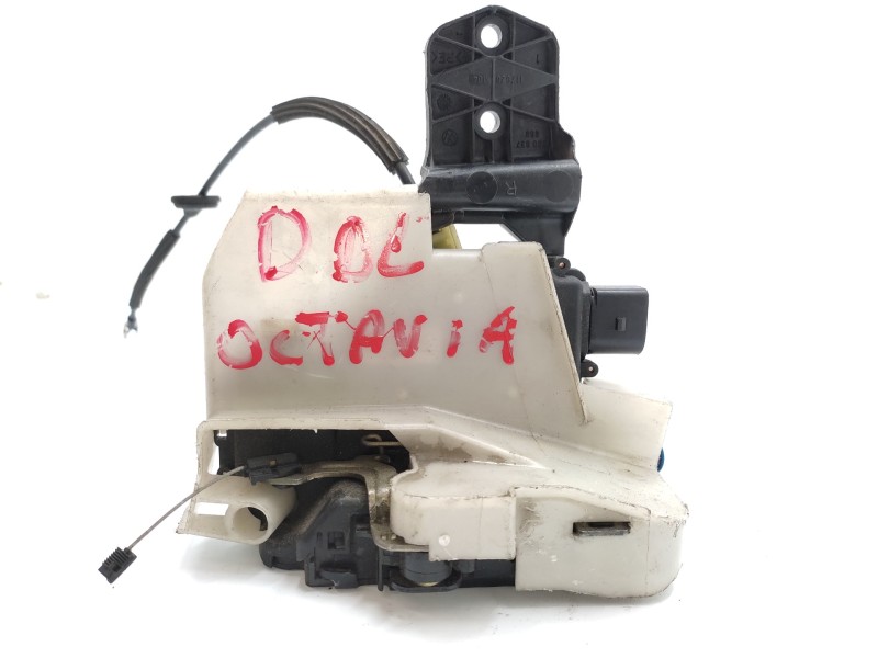 Recambio de cerradura puerta delantera derecha para skoda octavia berlina (1u2) 1.4 referencia OEM IAM 3B1837016C  