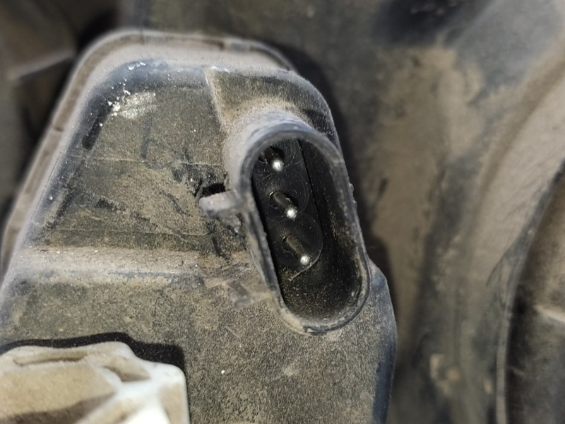 Faro Derecho 8310205300 8310205800  - Ssangyong Musso 2.9 Tdi Lux 3