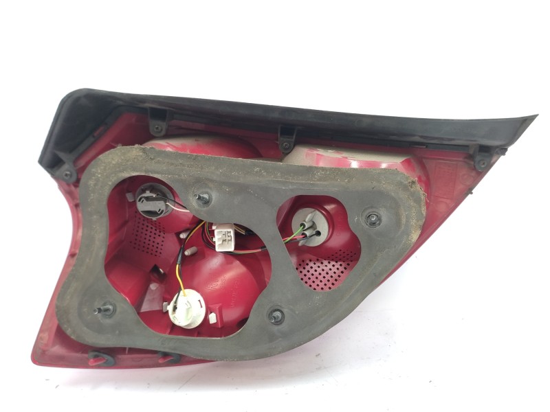 Piloto Trasero Derecho 924021h000  - Kia Cee'd Emotion 2