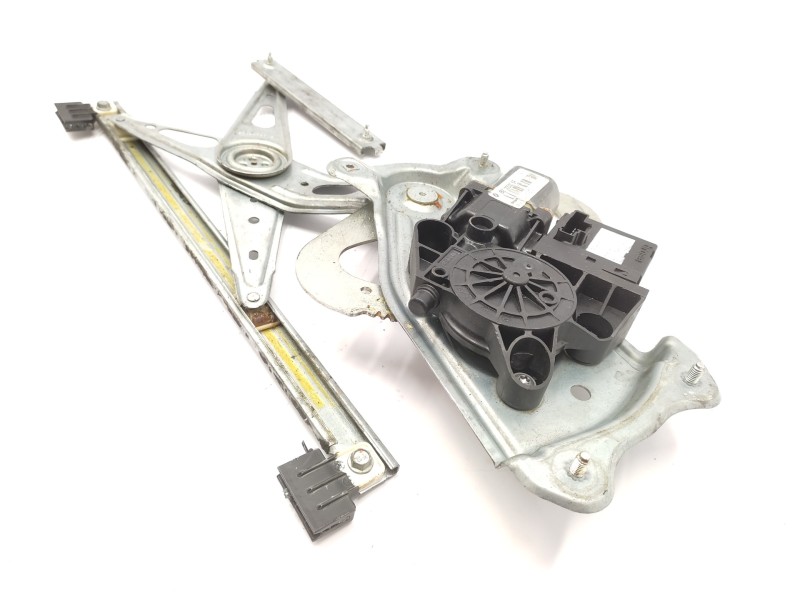 Recambio de elevalunas trasero derecho para renault scenic iii 1.2 16v referencia OEM IAM 827300005R 915947100, 916836101 