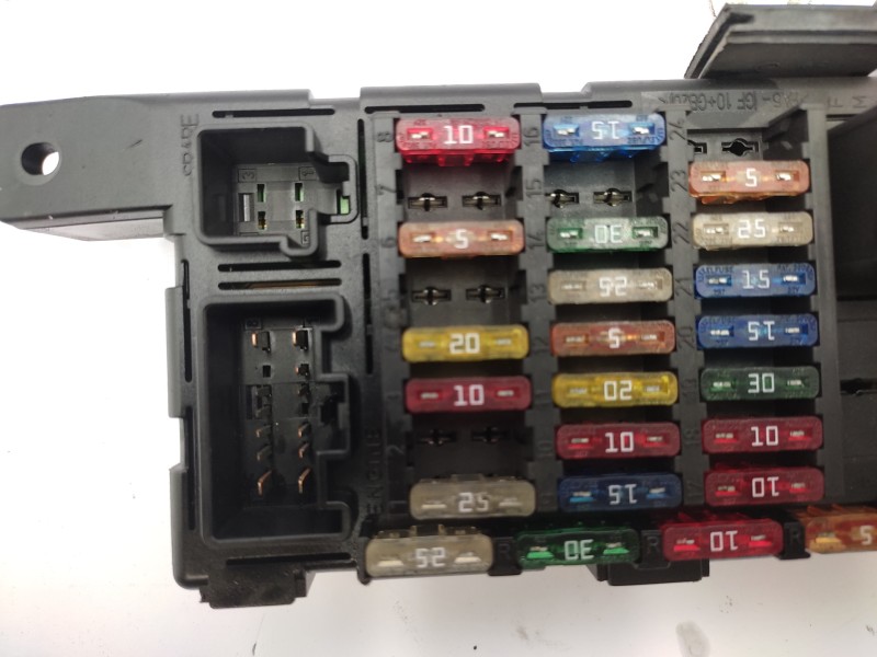 Caja Reles / Fusibles 8637841 518323324  - Volvo S80 Berlina 2.4 Diesel Cat 3