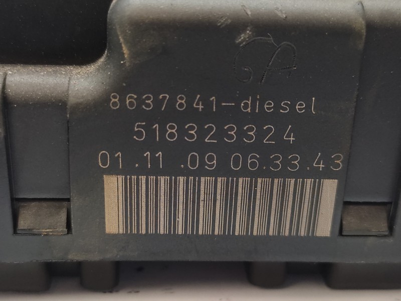 Caja Reles / Fusibles 8637841 518323324  - Volvo S80 Berlina 2.4 Diesel Cat 6