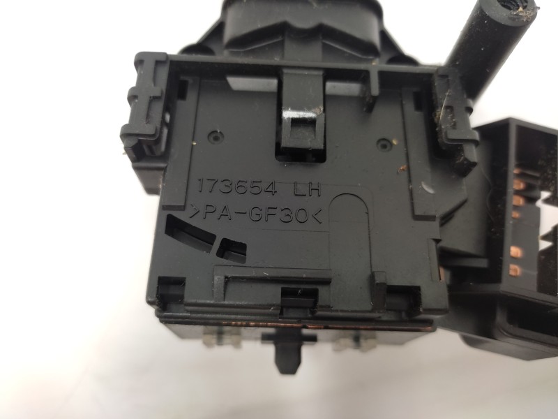 Recambio de mando limpia para toyota corolla verso (r1) 1.8 sol referencia OEM IAM 8465205150  