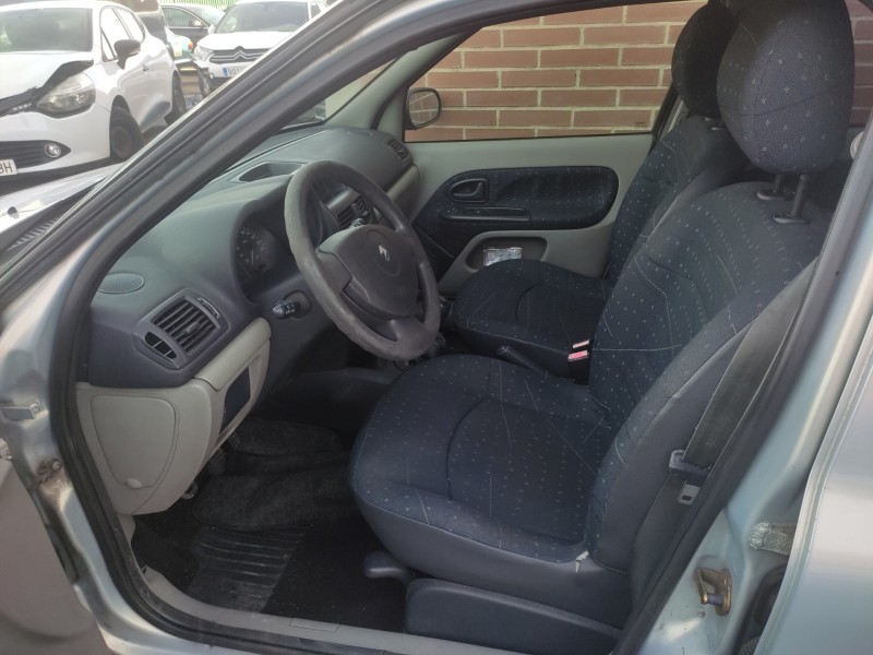 renault clio ii fase ii (b/cb0) del año 2004