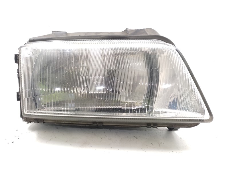 Recambio de faro derecho para audi a4 avant (b5) 1.9 tdi referencia OEM IAM 8D0941004A 67723141 VALEO