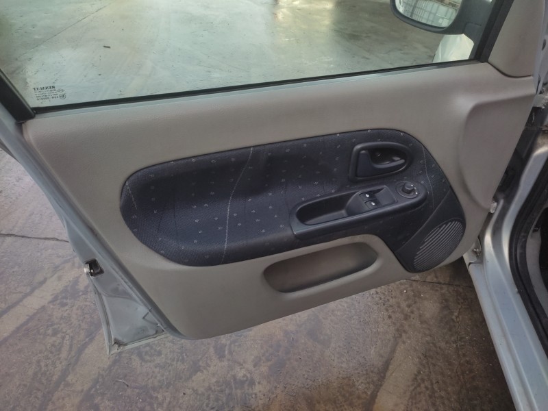 renault clio ii fase ii (b/cb0) del año 2004