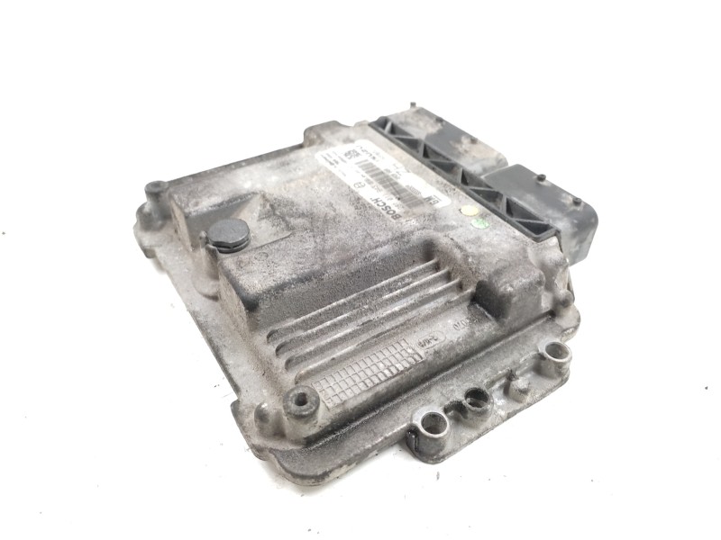 Centralita Motor Uce 55556829 0281011943  - Opel Astra H Berlina Elegance 6