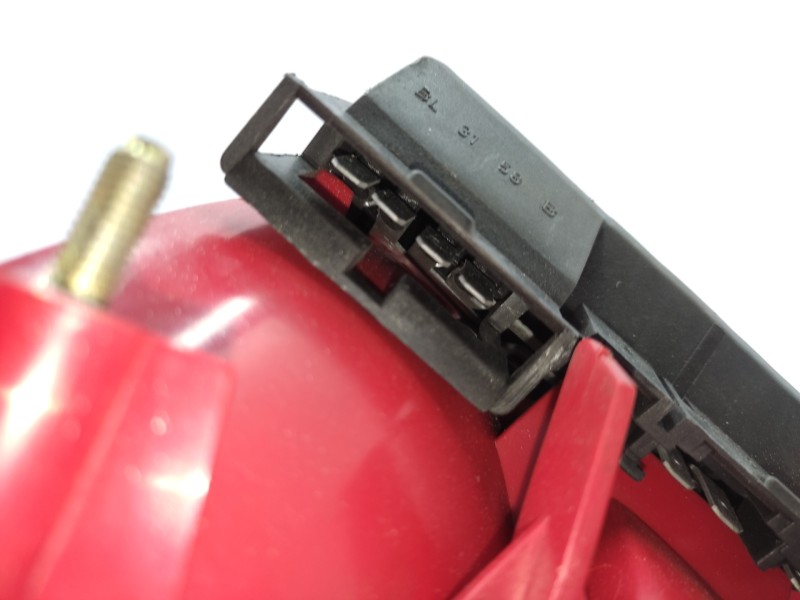 Piloto Trasero Izquierdo 296321  - Audi 80 (82/83/84) 1.3 2