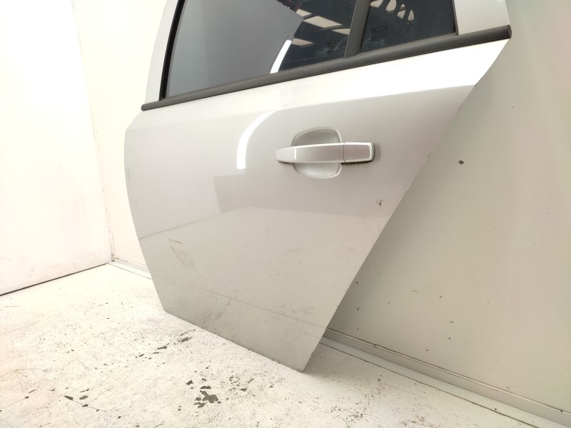 Puerta Trasera Izquierda 13168045  - Opel Astra H Caravan Cosmo 2