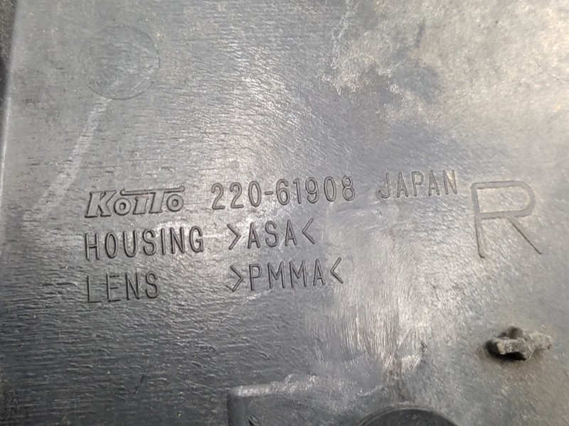 Piloto Trasero Derecho Cb0151150a  - Mazda Premacy (cp) Comfort 3