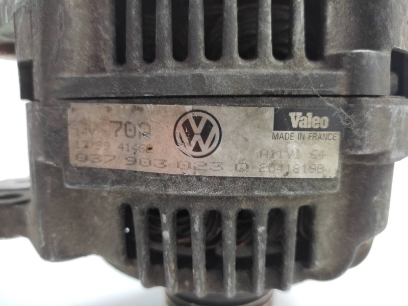 Alternador 037903023q 2541819b Valeo - Volkswagen Polo Berlina (6n1) Básico 5