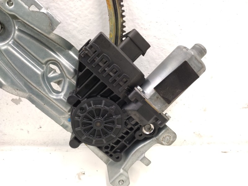 Elevalunas Delantero Derecho 93184843  - Opel Zafira B Cosmo 2