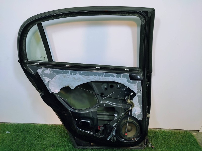Puerta Trasera Izquierda 93175836  - Opel Vectra C Berlina Elegance 4