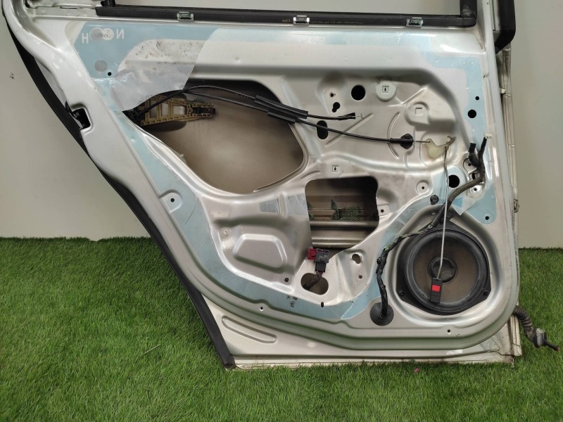 Puerta Trasera Izquierda 93175839  - Opel Vectra C Berlina Design 4
