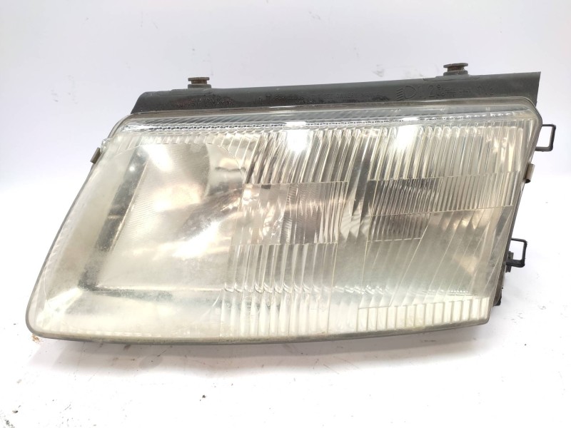 Recambio de faro izquierdo para volkswagen passat berlina (3b2) trendline referencia OEM IAM   