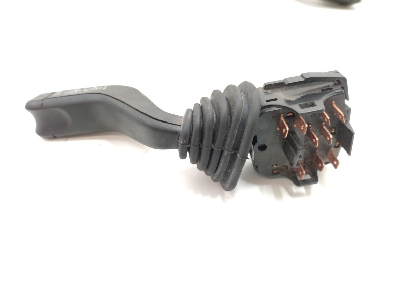 Mando Limpia 90124931  - Opel Astra F Berlina Gl 3