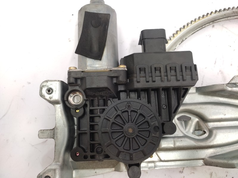 Elevalunas Delantero Izquierdo 9118664  - Opel Zafira A Elegance 2