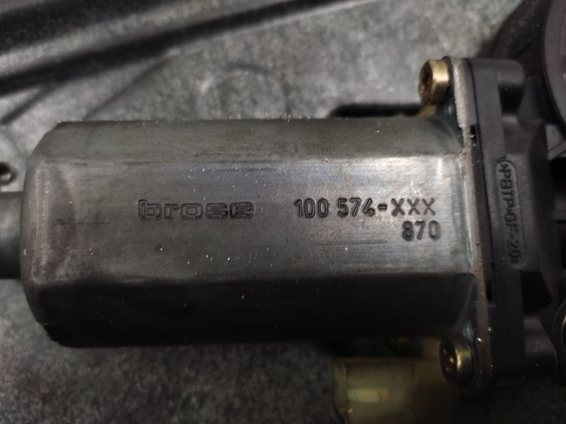 Elevalunas Trasero Izquierdo 9152725  - Volvo V70 Familiar 2.5 Cat 4